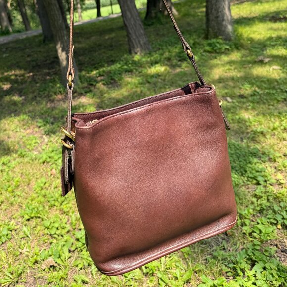 Vintage Coach Equestrian Slim Bucket Bag 9806 Mahogany - Picture 1 of 14